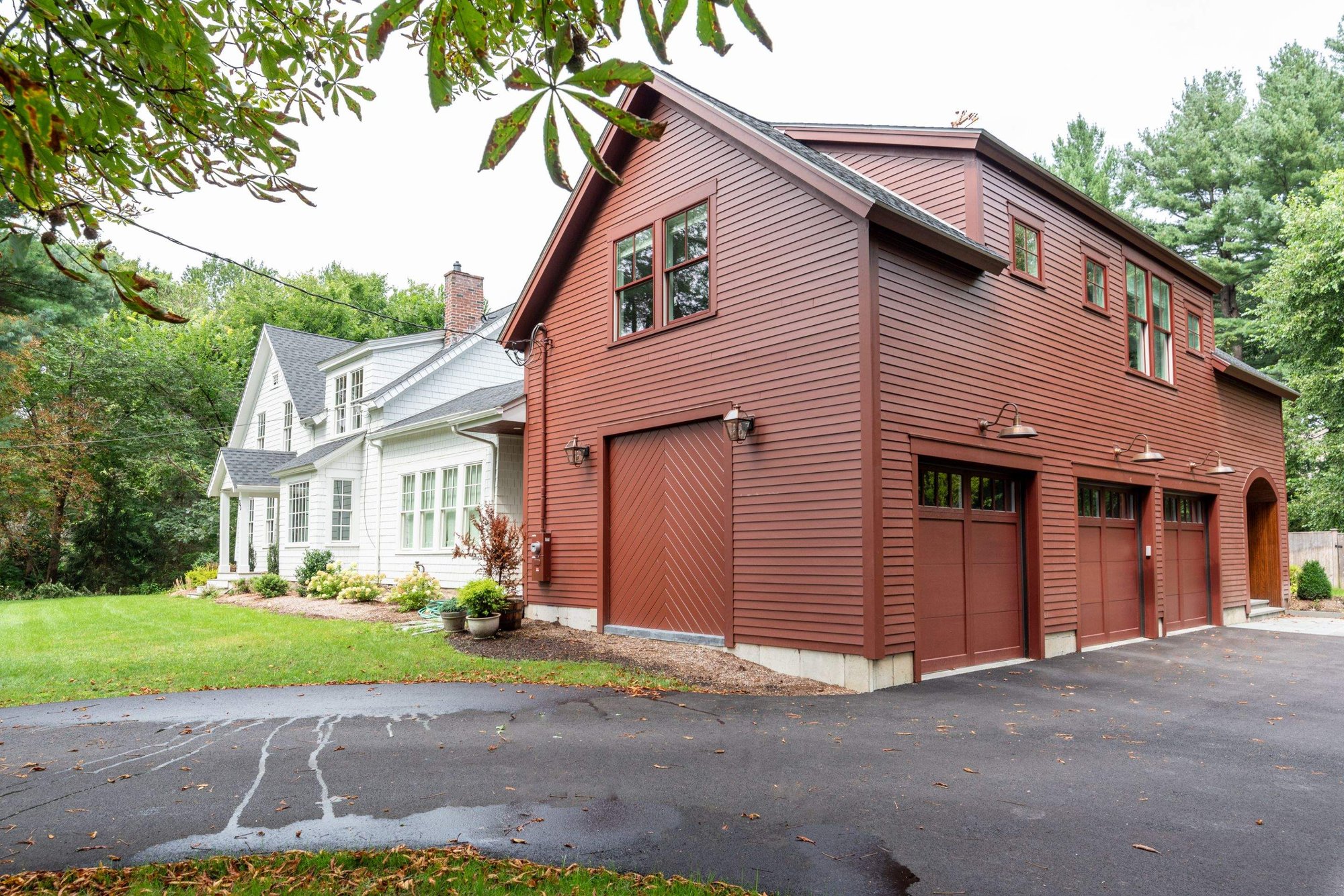 photo of faux barn - pan